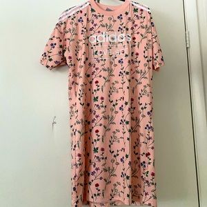 Pet free and smoke free home. Gently warn.